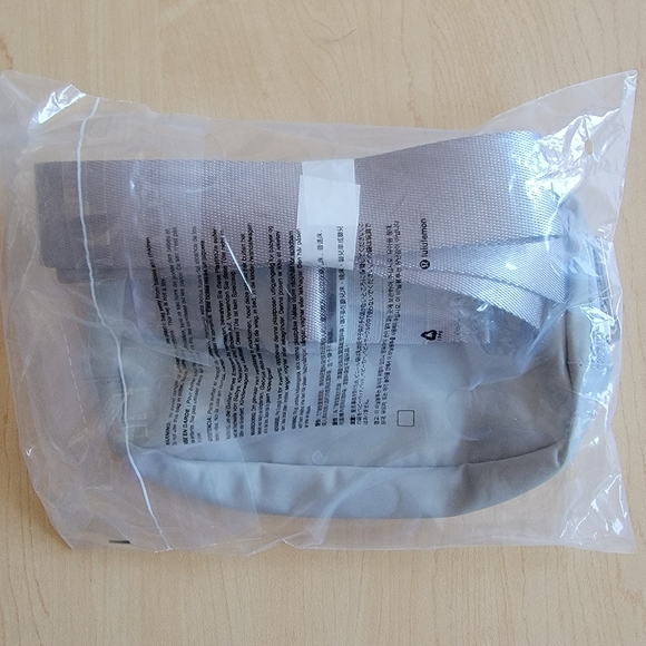 Lululemon | Everywhere Belt Bag - Silver Drop - Picture 6 of 6